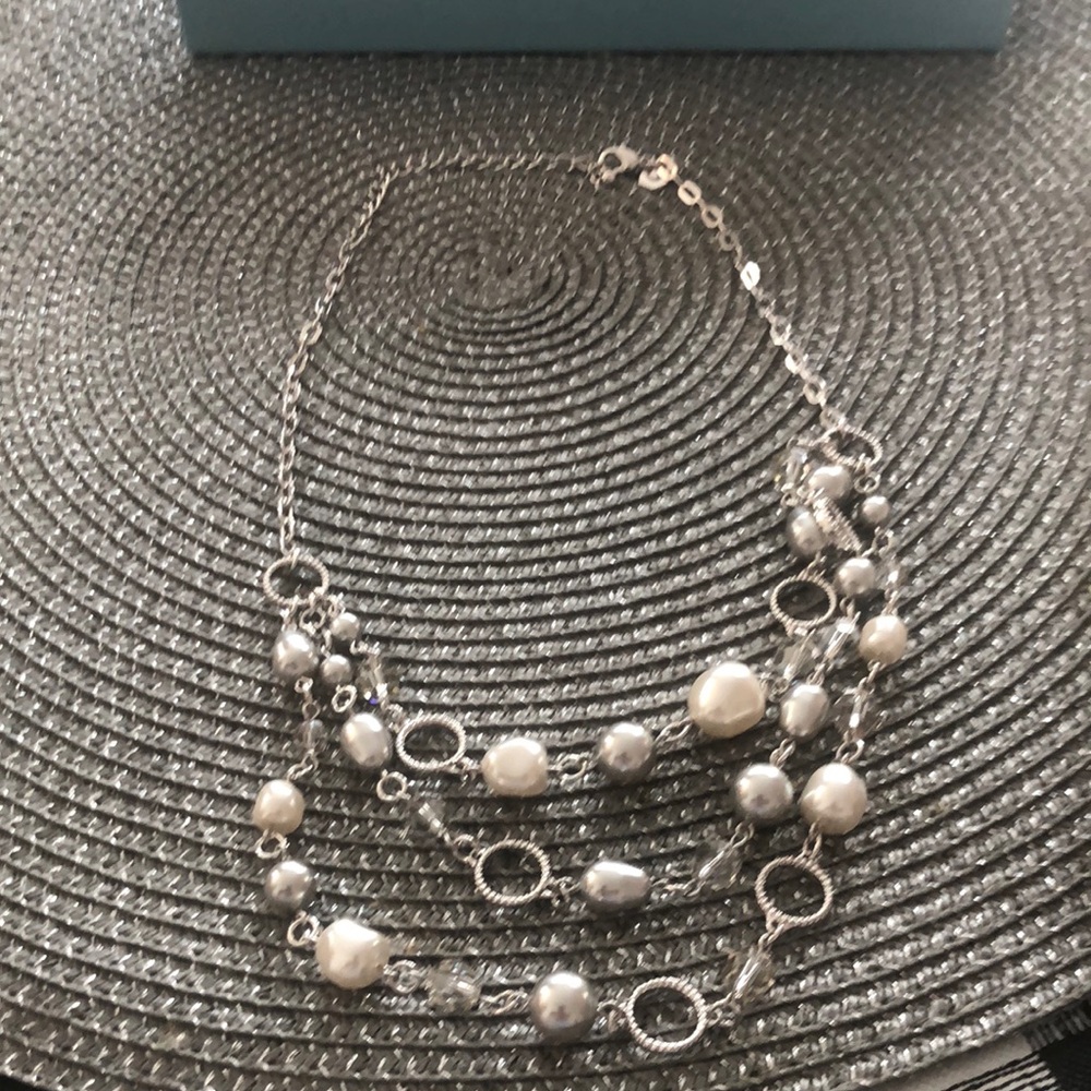 Elegant Silver and Gray Pearl necklace. Touchstone south seas necklace